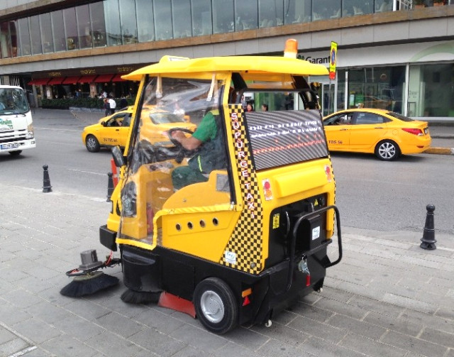 Beyolu Municipality Started Sweeper Taxi Era in Taksim Square